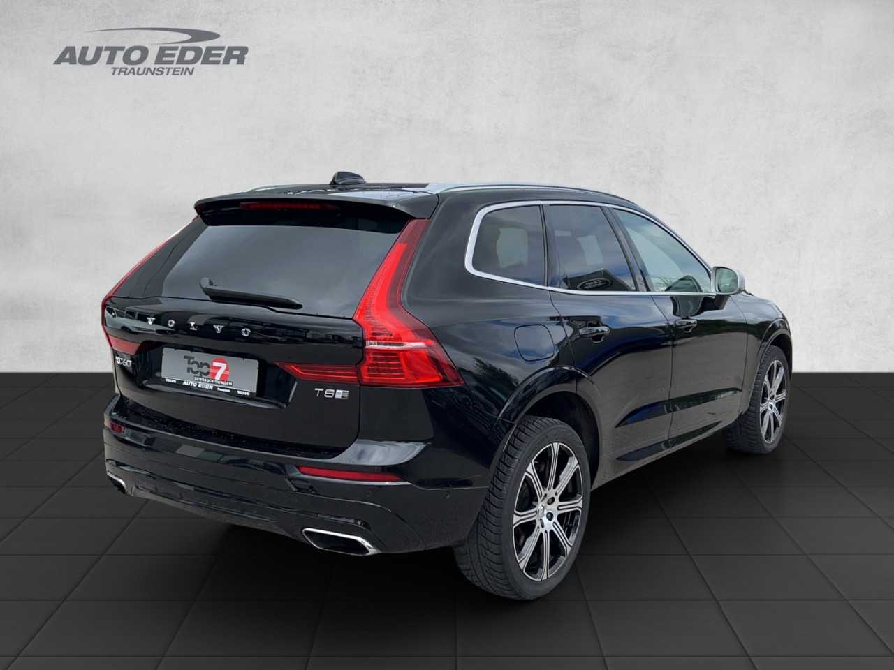 Volvo  XC 60 R Design T8 AWD Luftfw. B&W PNAO Sportpaket Bluetooth Head Up Display Navi