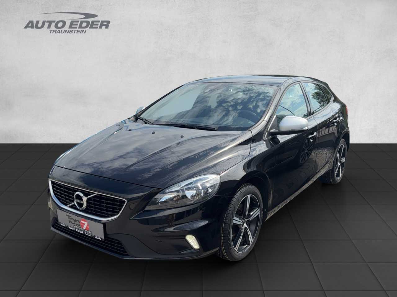 Volvo  V40 T3 R-Design Sportpaket Bluetooth Navi LED Klima Einparkhilfe el. Fenster