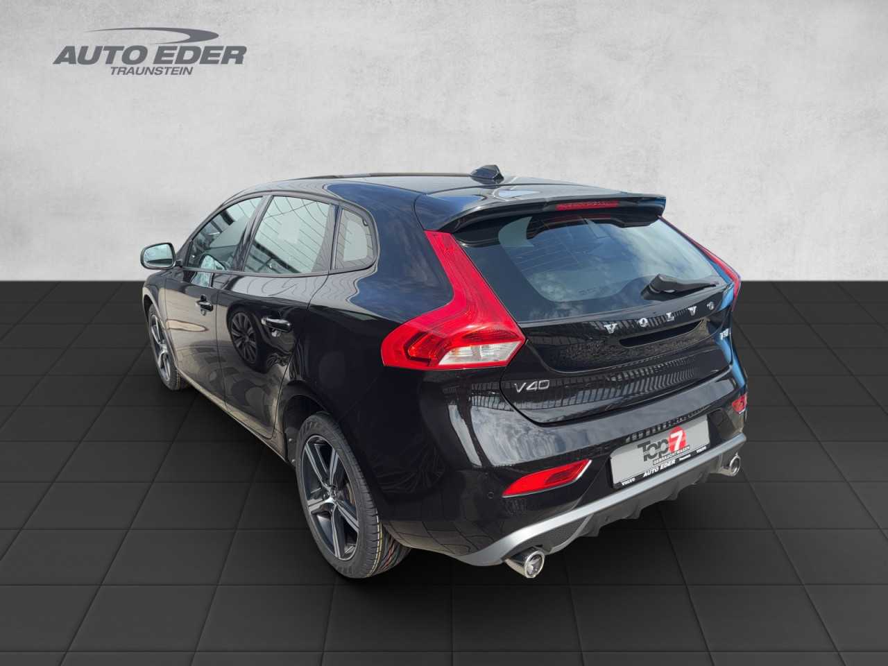 Volvo  V40 T3 R-Design Sportpaket Bluetooth Navi LED Klima Einparkhilfe el. Fenster