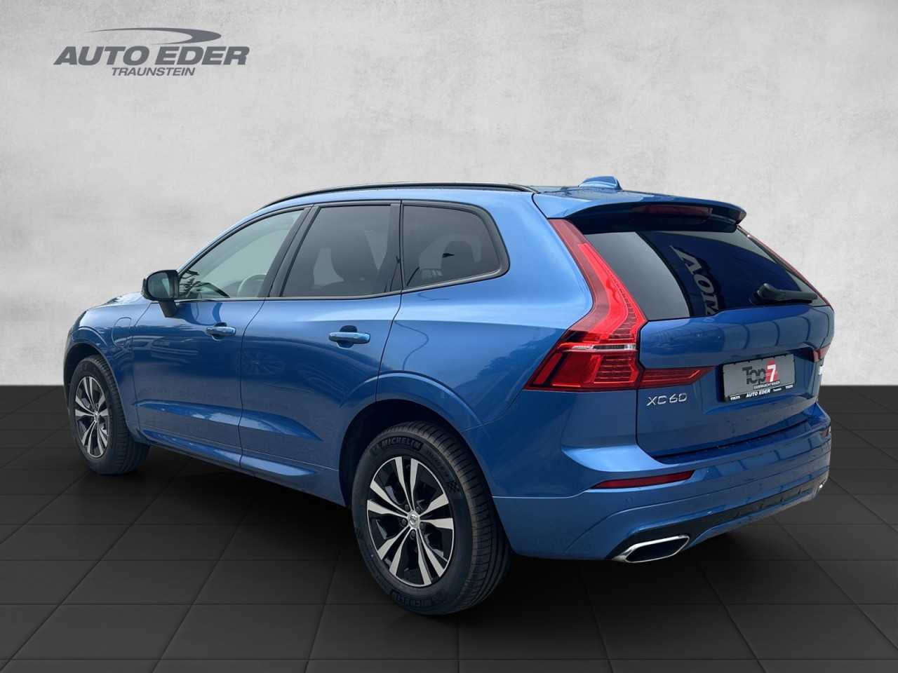 Volvo  XC 60 R Design Expression Recharge Plug-In Hybrid  Sportpaket Bluetooth Navi LED