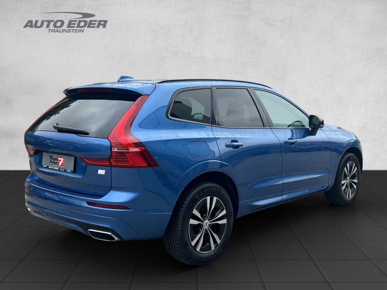 Volvo  XC 60 R Design Expression Recharge Plug-In Hybrid  Bluetooth Navi LED Vollleder