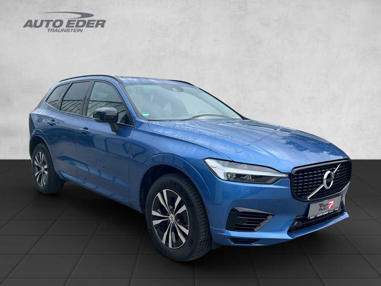 Volvo  XC 60 R Design Expression Recharge Plug-In Hybrid  Sportpaket Bluetooth Navi LED