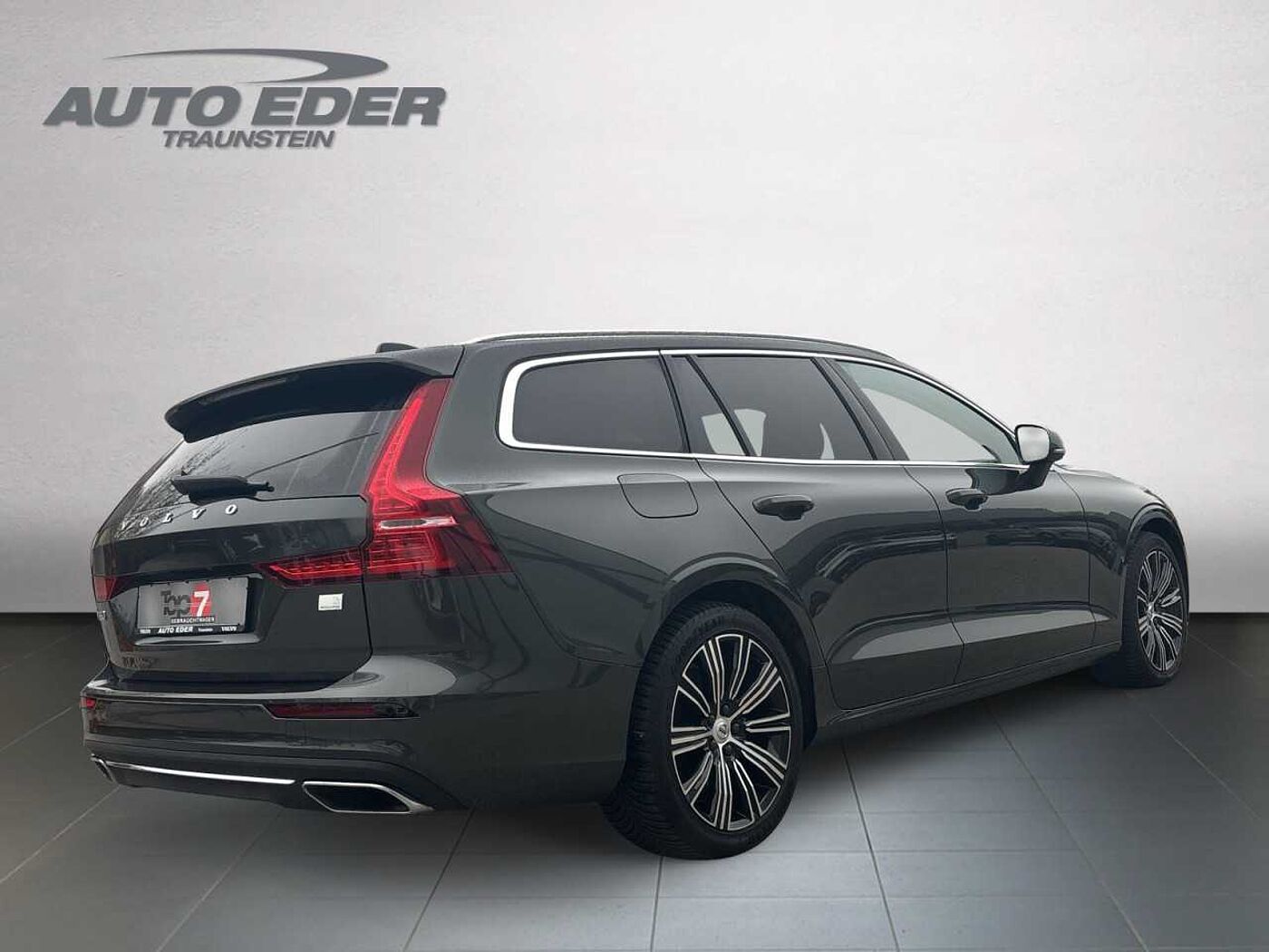 Volvo  V60 Inscription Expression Recharge Plug-In Hybrid Bluetooth Navi LED Vollleder