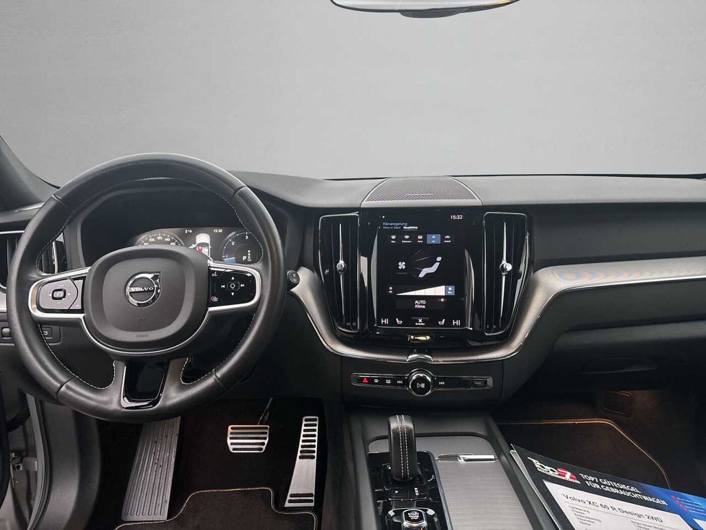 Volvo  XC 60 R Design 2WD Bluetooth Navi LED Einparkhilfe el. Fenster