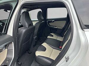 Volvo  XC 60 Summum AWD Bluetooth Navi Vollleder Klima Einparkhilfe el. Fenster