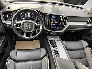 Volvo  XC 60 R Design Recharge Plug-In Hybrid AWD Bluetooth Navi LED Klima Einparkhilfe