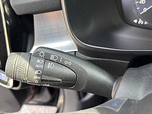 Volvo  XC40 Bluetooth Navi LED Klima Einparkhilfe el. Fenster