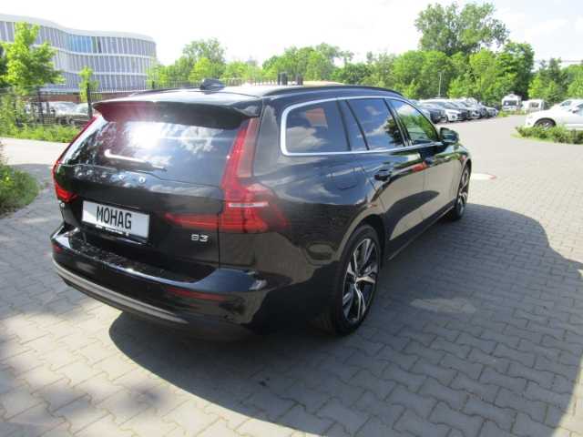 Volvo  Kombi B3 Benzin EU6d Core digitales Cockpit Memory Sitze Soundsystem LED Kurvenl