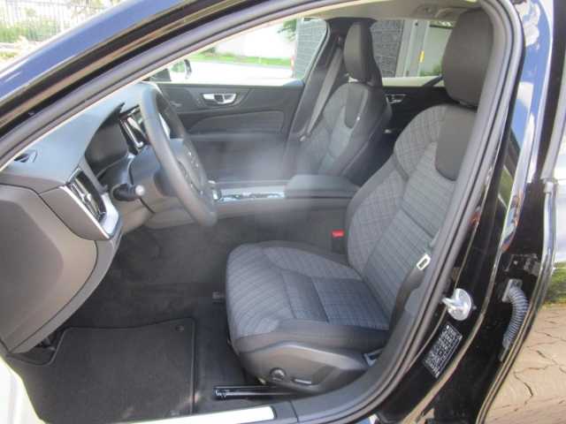 Volvo  Kombi B3 Benzin EU6d Core digitales Cockpit Memory Sitze Soundsystem LED Kurvenl