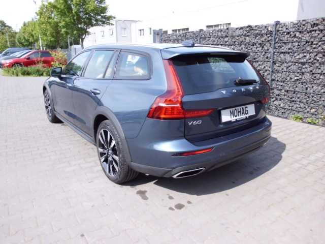 Volvo  Cross Country AWD B4 Diesel EU6d Pro Allrad StandHZG AHK Navi Leder digitales Co