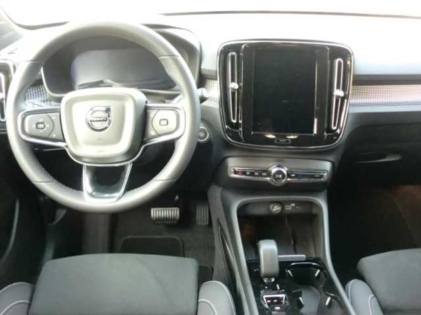 Volvo  2WD B3 EU6d Plus Dark digitales Cockpit Memory Sitze Soundsystem HarmanKardon LE