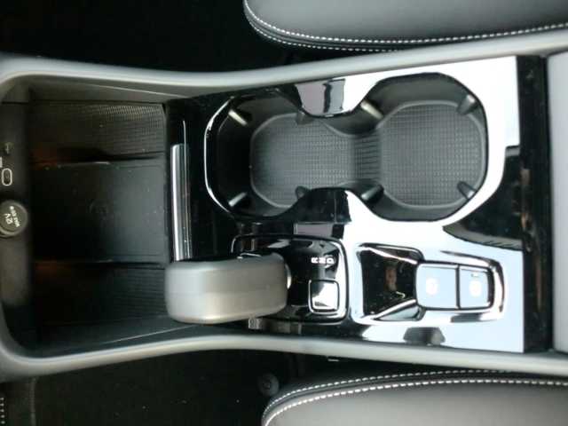 Volvo  2WD B3 EU6d Plus Dark digitales Cockpit Memory Sitze Soundsystem HarmanKardon LE