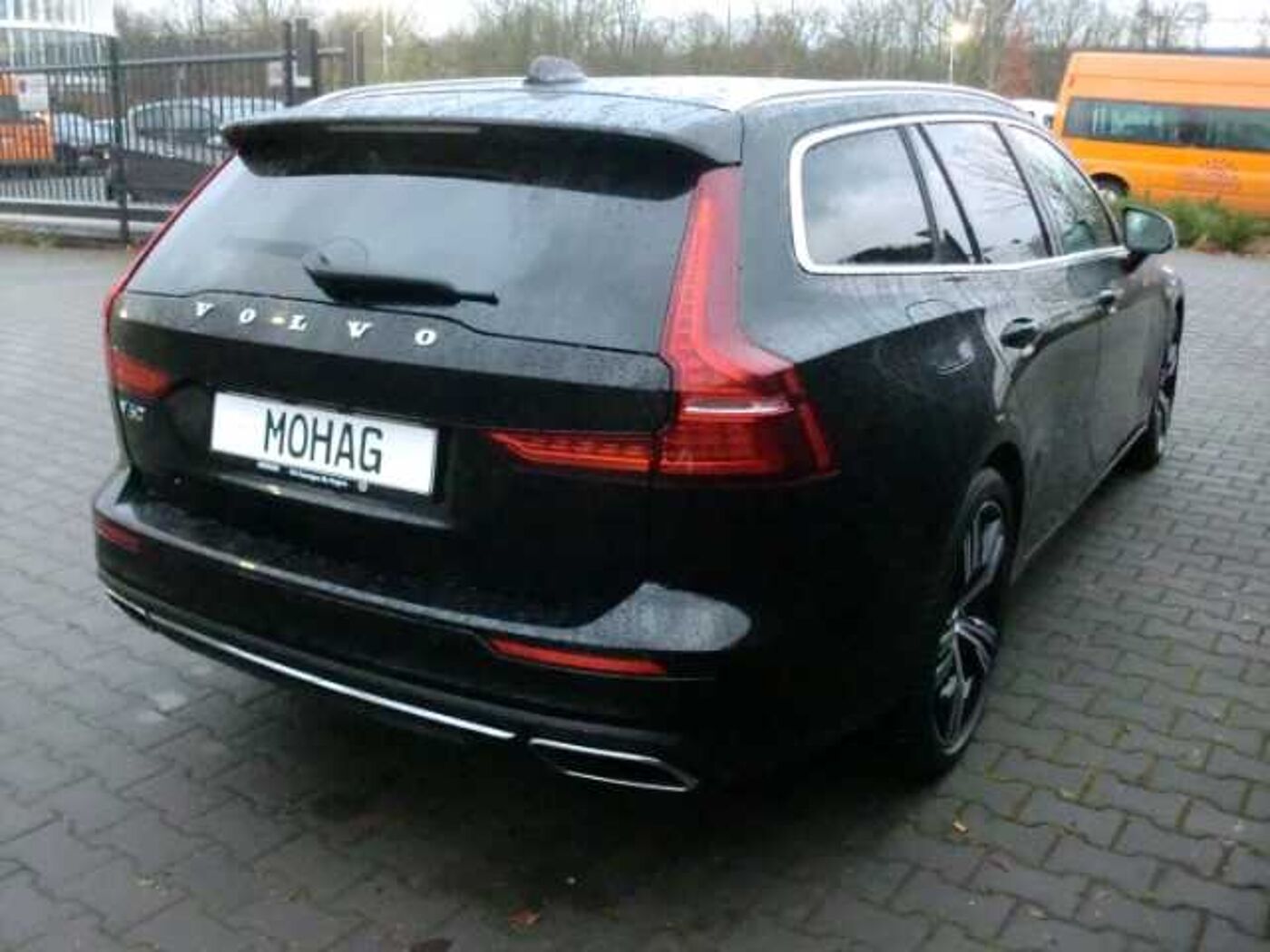 Volvo  Kombi Recharge Plug-In Hybrid AWD T6 Twin Engine EU6d Inscription HUD Navi Leder