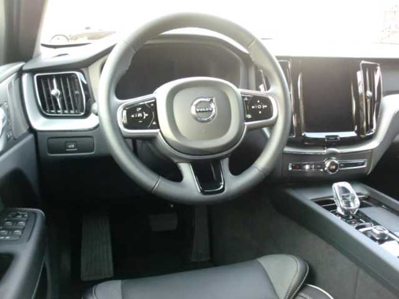 Volvo  2WD B4 Diesel EU6d Plus Dark StandHZG Leder digitales Cockpit Memory Sitze Sound