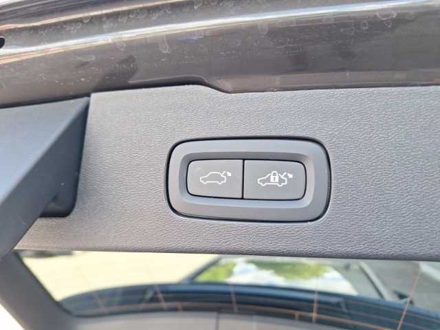 Volvo  Kombi B3 Benzin EU6d Core digitales Cockpit Memory Sitze Soundsystem LED Kurvenl