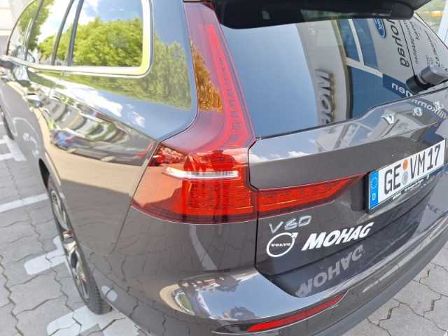 Volvo  Kombi B3 Benzin EU6d Core digitales Cockpit Memory Sitze Soundsystem LED Kurvenl