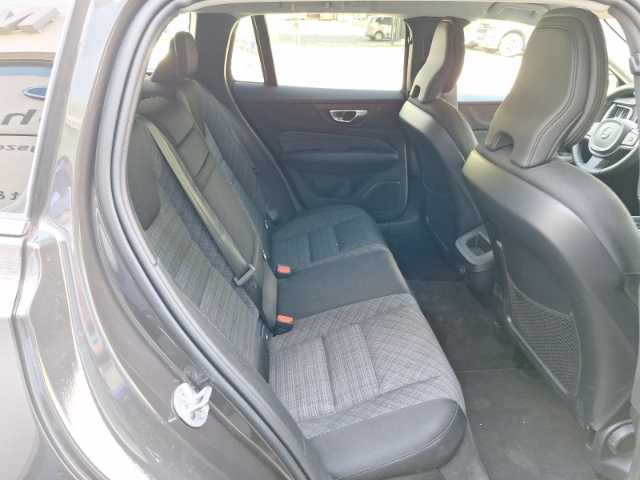 Volvo  Kombi B3 Benzin EU6d Core digitales Cockpit Memory Sitze Soundsystem LED Kurvenl