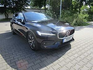 Volvo  Kombi B3 Benzin EU6d Core digitales Cockpit Memory Sitze Soundsystem LED Kurvenl