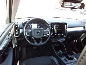 Volvo  AWD D4 EU6d-T Momentum Allrad Leder e-Sitze SHZ Temp PDC Alu Klima el. SP met. eF