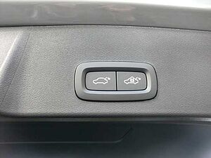 Volvo  2WD B3 EU6d Plus Dark digitales Cockpit Memory Sitze Soundsystem HarmanKardon LE