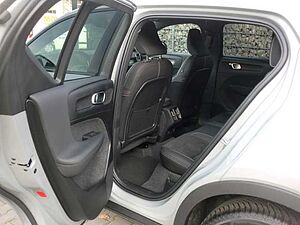 Volvo  2WD B3 EU6d Plus Dark digitales Cockpit Memory Sitze Soundsystem HarmanKardon LE