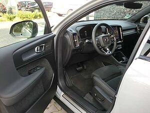 Volvo  2WD B3 EU6d Plus Dark digitales Cockpit Memory Sitze Soundsystem HarmanKardon LE