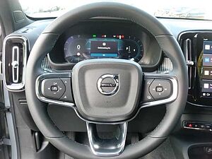 Volvo  2WD B3 EU6d Plus Dark digitales Cockpit Memory Sitze Soundsystem HarmanKardon LE