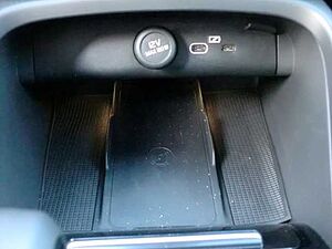Volvo  2WD B3 EU6d Plus Dark digitales Cockpit Memory Sitze Soundsystem HarmanKardon LE