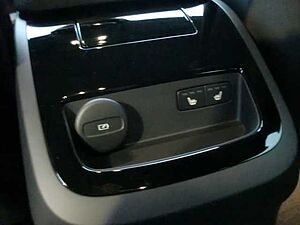 Volvo  Kombi Recharge Plug-In Hybrid AWD T6 Twin Engine EU6d Inscription HUD Navi Leder