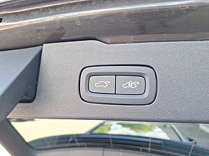 Volvo  Kombi B3 Benzin EU6d Core digitales Cockpit Memory Sitze Soundsystem LED Kurvenl