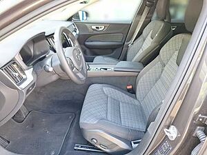 Volvo  Kombi B3 Benzin EU6d Core digitales Cockpit Memory Sitze Soundsystem LED Kurvenl