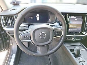 Volvo  Kombi B3 Benzin EU6d Core digitales Cockpit Memory Sitze Soundsystem LED Kurvenl