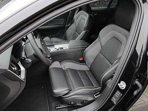 Volvo  Kombi B4 Benzin EU6d Plus Dark Leder digitales Cockpit Memory Sitze Soundsystem