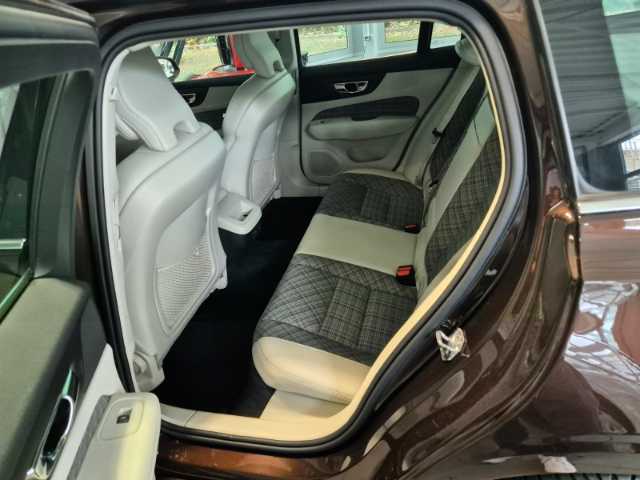 Volvo  Momentum Pro B5 Polster Beige H&K BLIS 360°