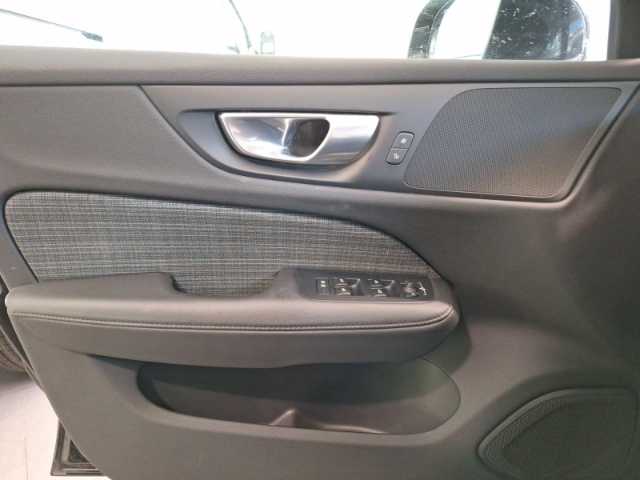 Volvo  Core B3 DCT - 18-Zoll, ACC, Kamera