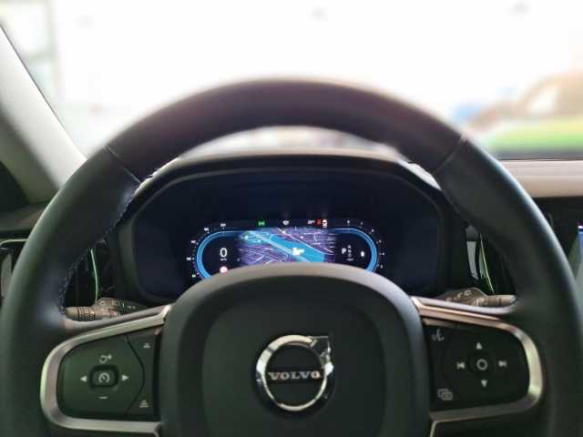 Volvo  Core B3 DCT - 18-Zoll, ACC, Kamera