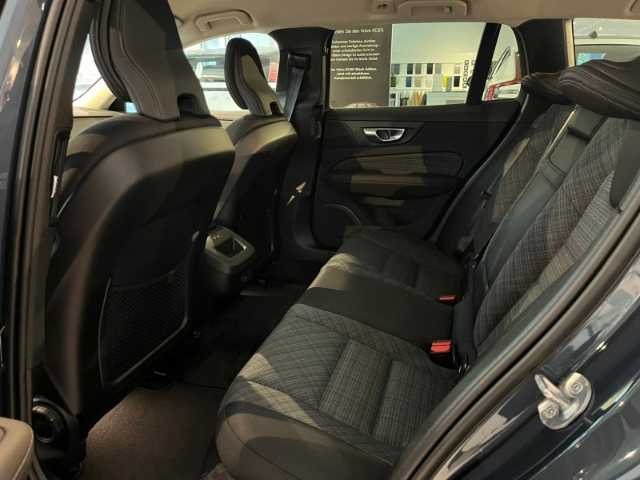 Volvo  Core B3 DCT - 18-Zoll, ACC, BLIS, Kamera