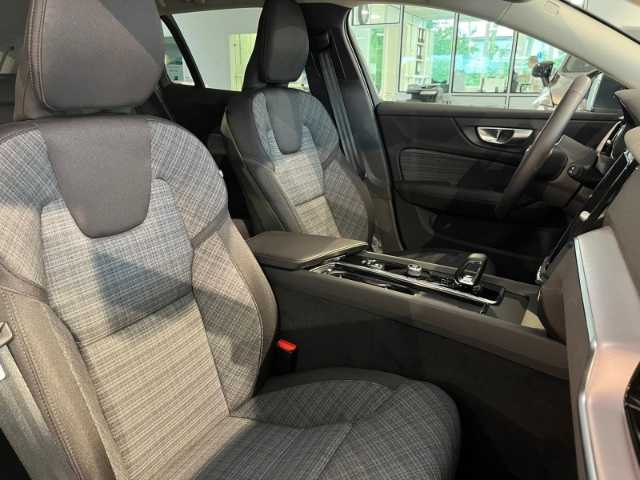 Volvo  Core B3 DCT - 18-Zoll, ACC, BLIS, Kamera