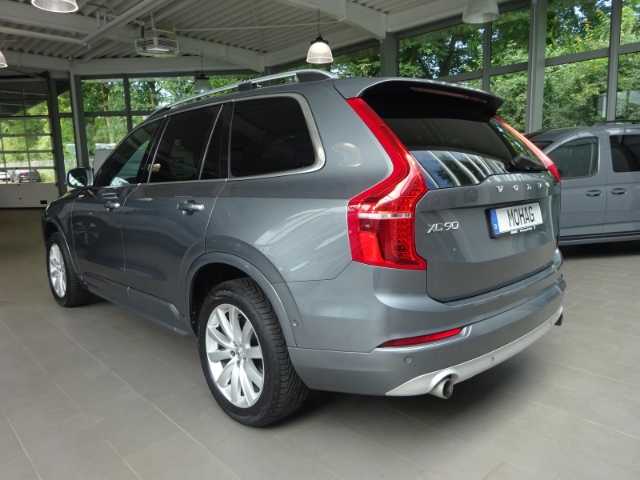 Volvo  Momentum D5 AWD - Standh. ,Panorama, AHK schw.