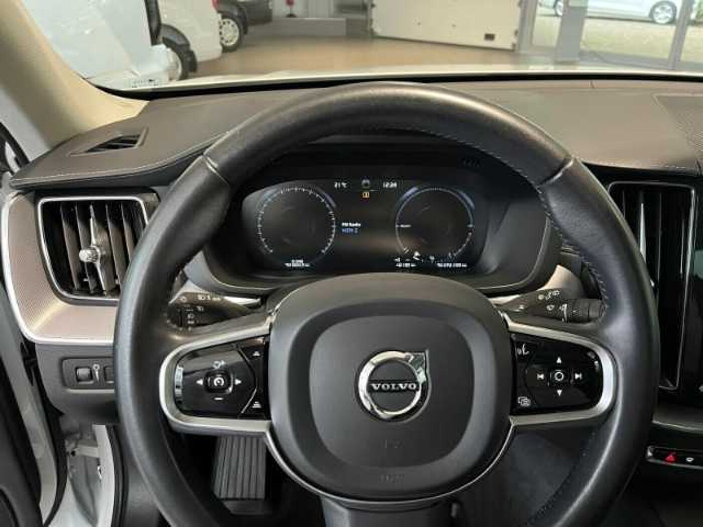 Volvo  Inscription T8 AWD Pano AHK StandHz ACC BLIS H&K