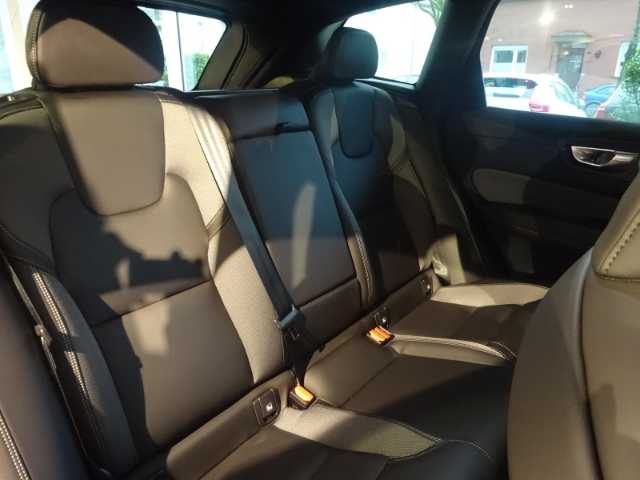 Volvo  Plus Dark B4 FWD - ACC,360°, Standh.