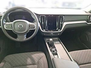 Volvo  Core B3 DCT - 18-Zoll, ACC, Kamera