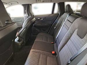 Volvo  Core B3 DCT - 18-Zoll, ACC, Kamera