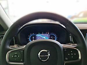 Volvo  Core B3 DCT - 18-Zoll, ACC, Kamera