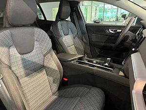 Volvo  Core B3 DCT - 18-Zoll, ACC, BLIS, Kamera