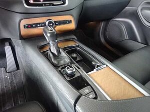 Volvo  Momentum D5 AWD - Standh. ,Panorama, AHK schw.