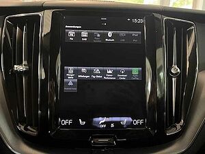 Volvo  Momentum Pro B5 D AWD 19'' CarPlay BLIS Premium-Sound