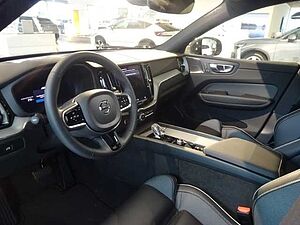 Volvo  Plus Dark B4 FWD - ACC,360°, Standh.