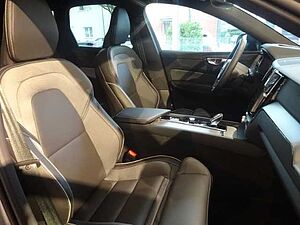 Volvo  Plus Dark B4 FWD - ACC,360°, Standh.