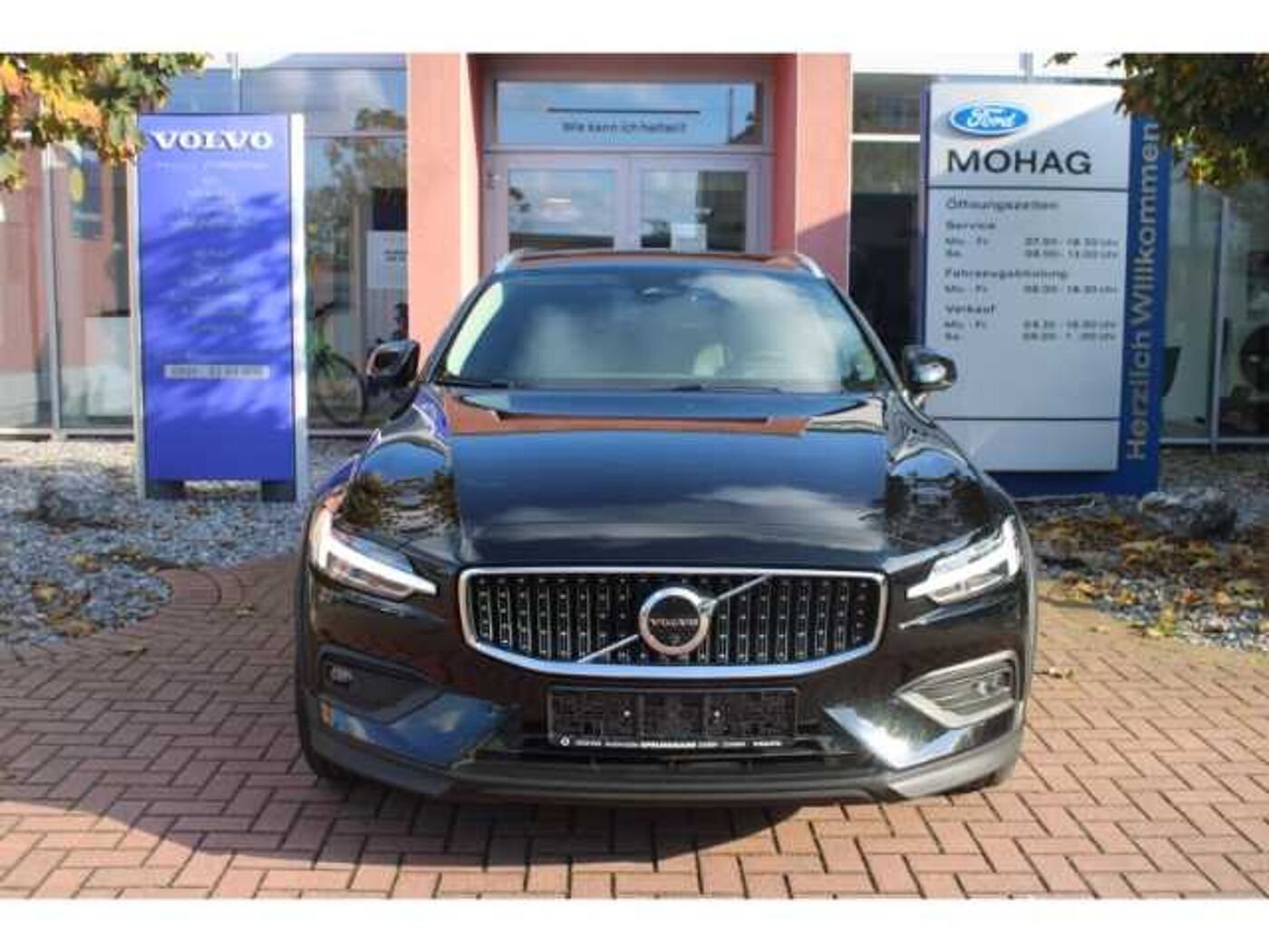 Volvo  Cross Country B4 Diesel AWD Plus mit 360Kamera, VollLED, ACC, HarmanKardon,19zoll